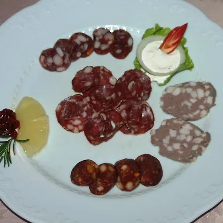 بيت ضيافة Stari Grad Divača