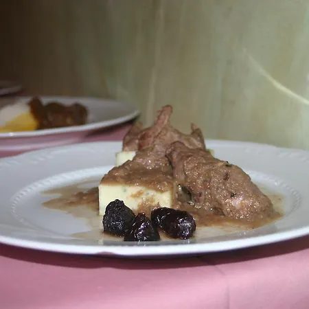 بيت ضيافة Stari Grad 2*